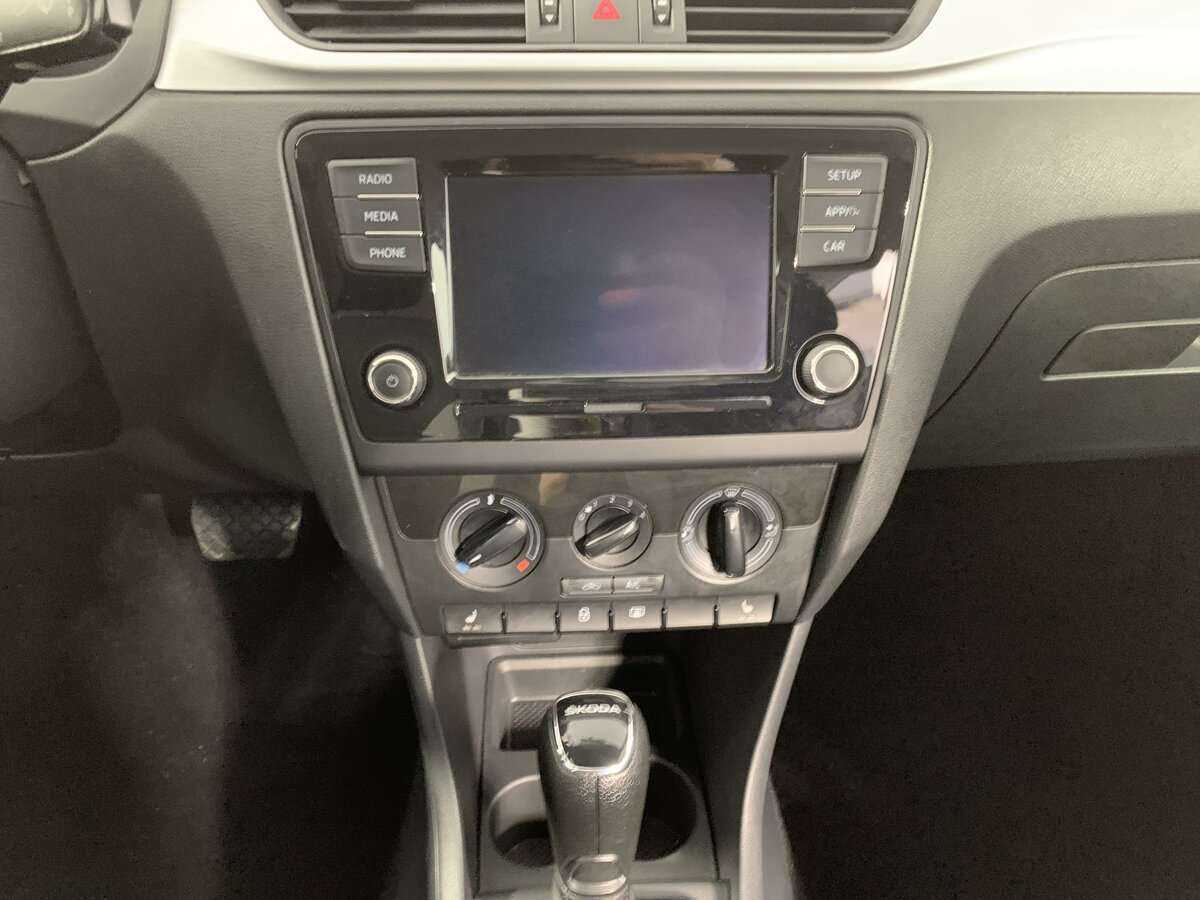 Skoda Rapid с пробегом — 2019 год. Фото: #12