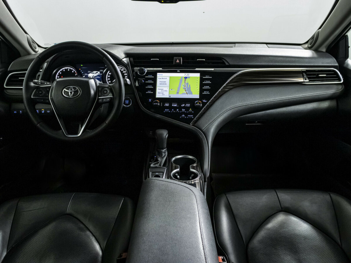Toyota Camry с пробегом — 2020 год. Фото: #11