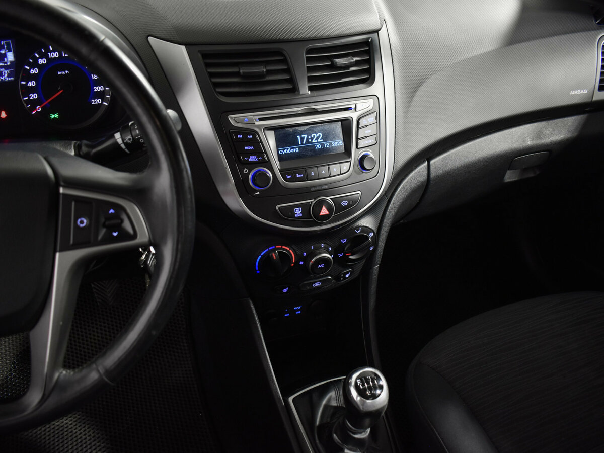 Hyundai Solaris с пробегом — 2016 год. Фото: #17