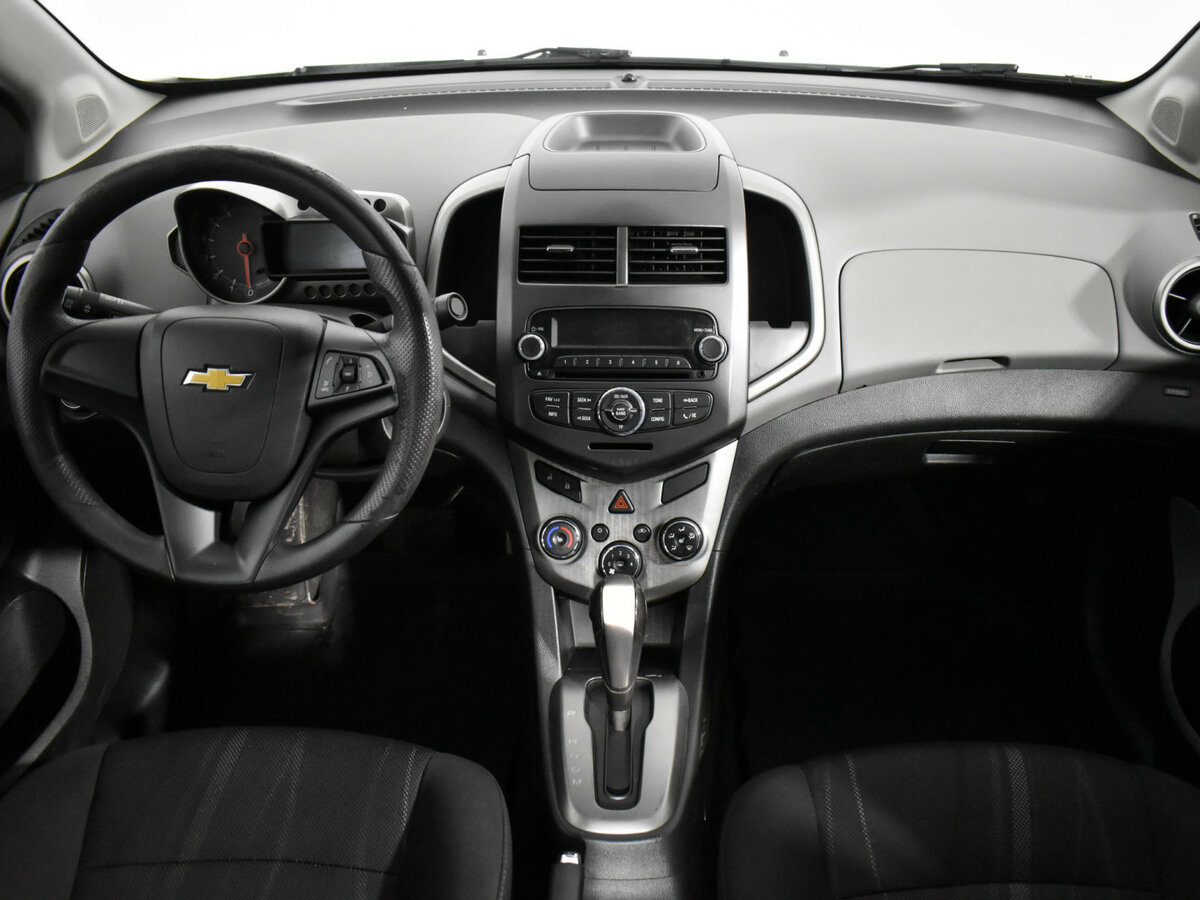 Chevrolet Aveo с пробегом — 2014 год. Фото: #12