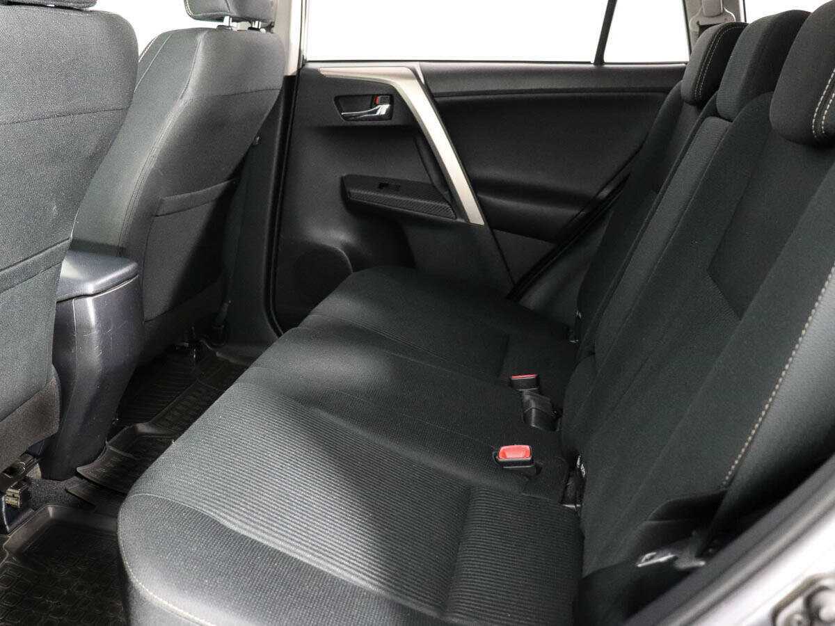 Toyota RAV4 с пробегом — 2013 год. Фото: #10