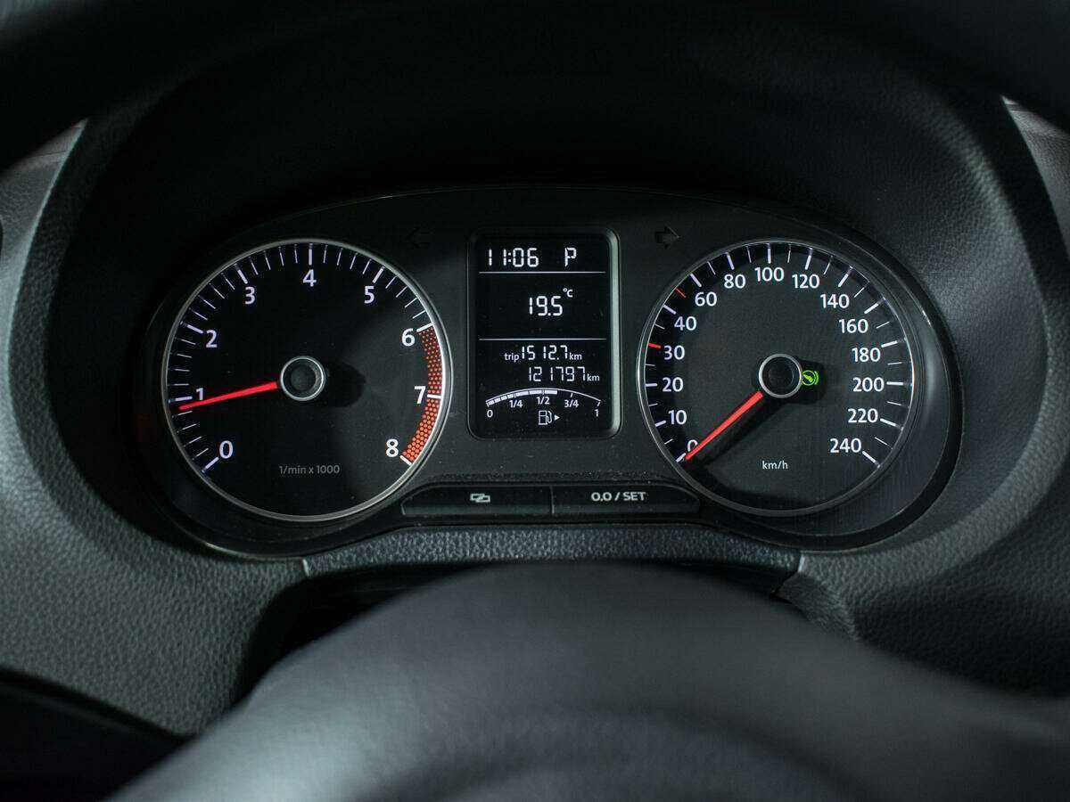 Volkswagen Polo с пробегом — 2012 год. Фото: #10