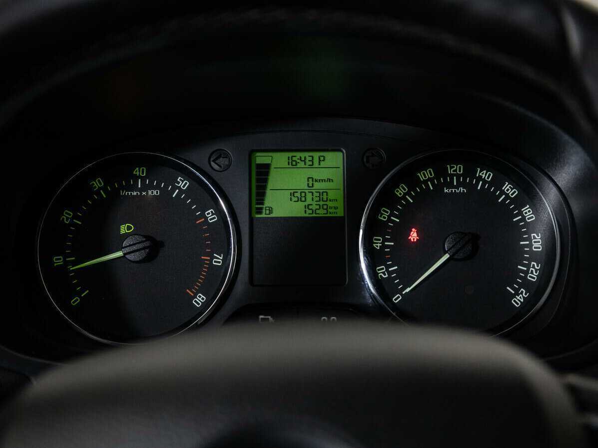 Skoda Fabia с пробегом — 2014 год. Фото: #11