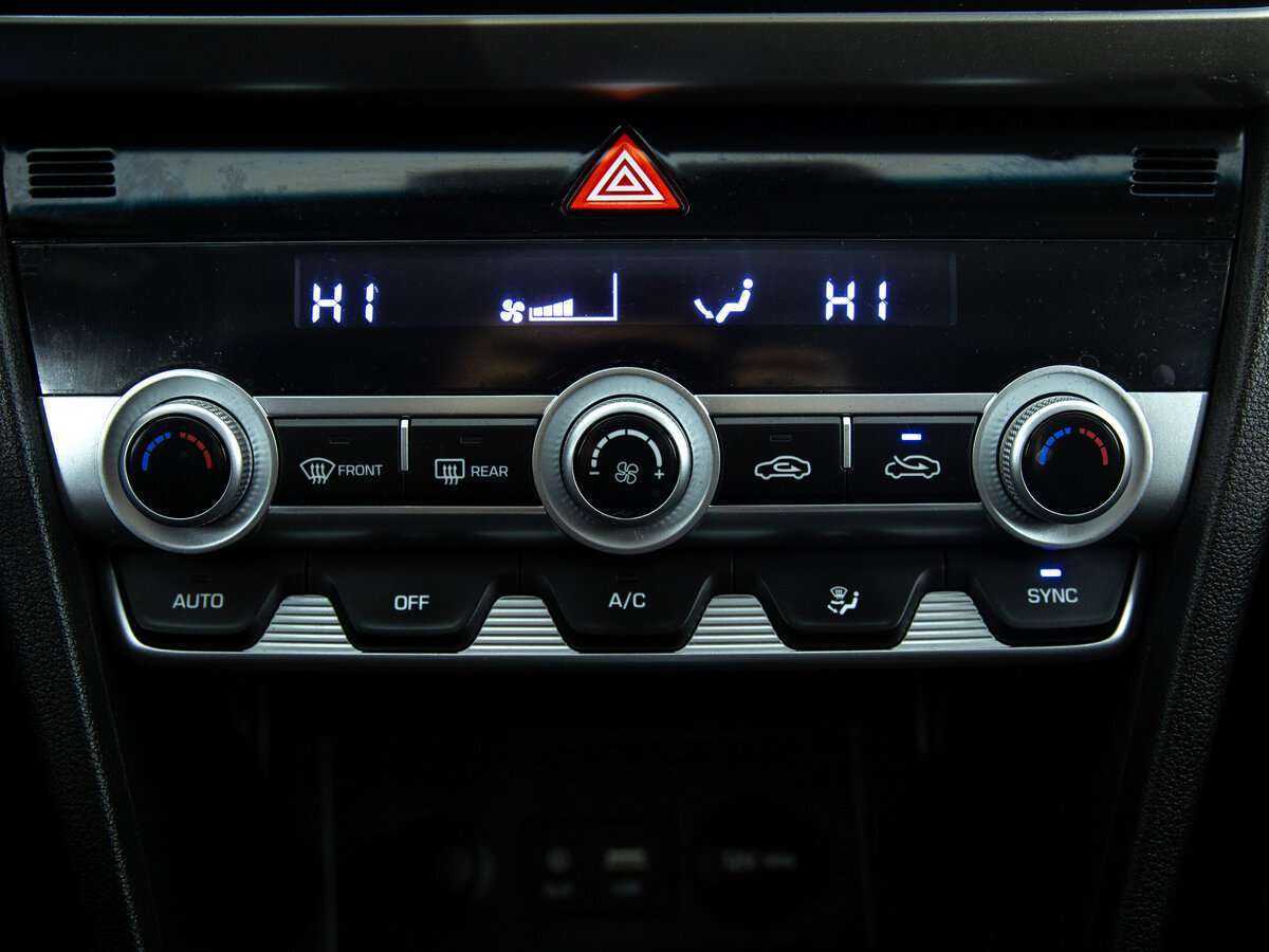 Hyundai Elantra с пробегом — 2020 год. Фото: #14