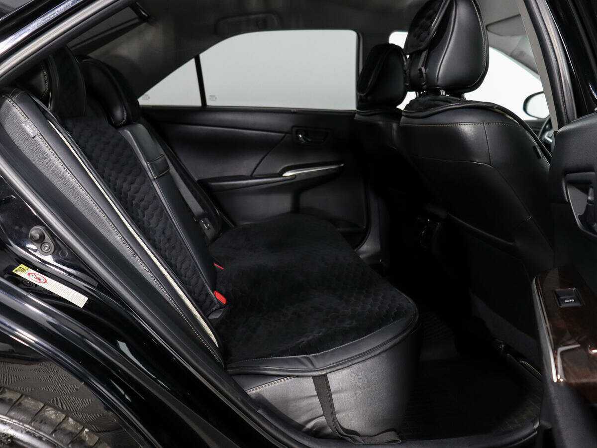 Toyota Camry с пробегом — 2016 год. Фото: #9