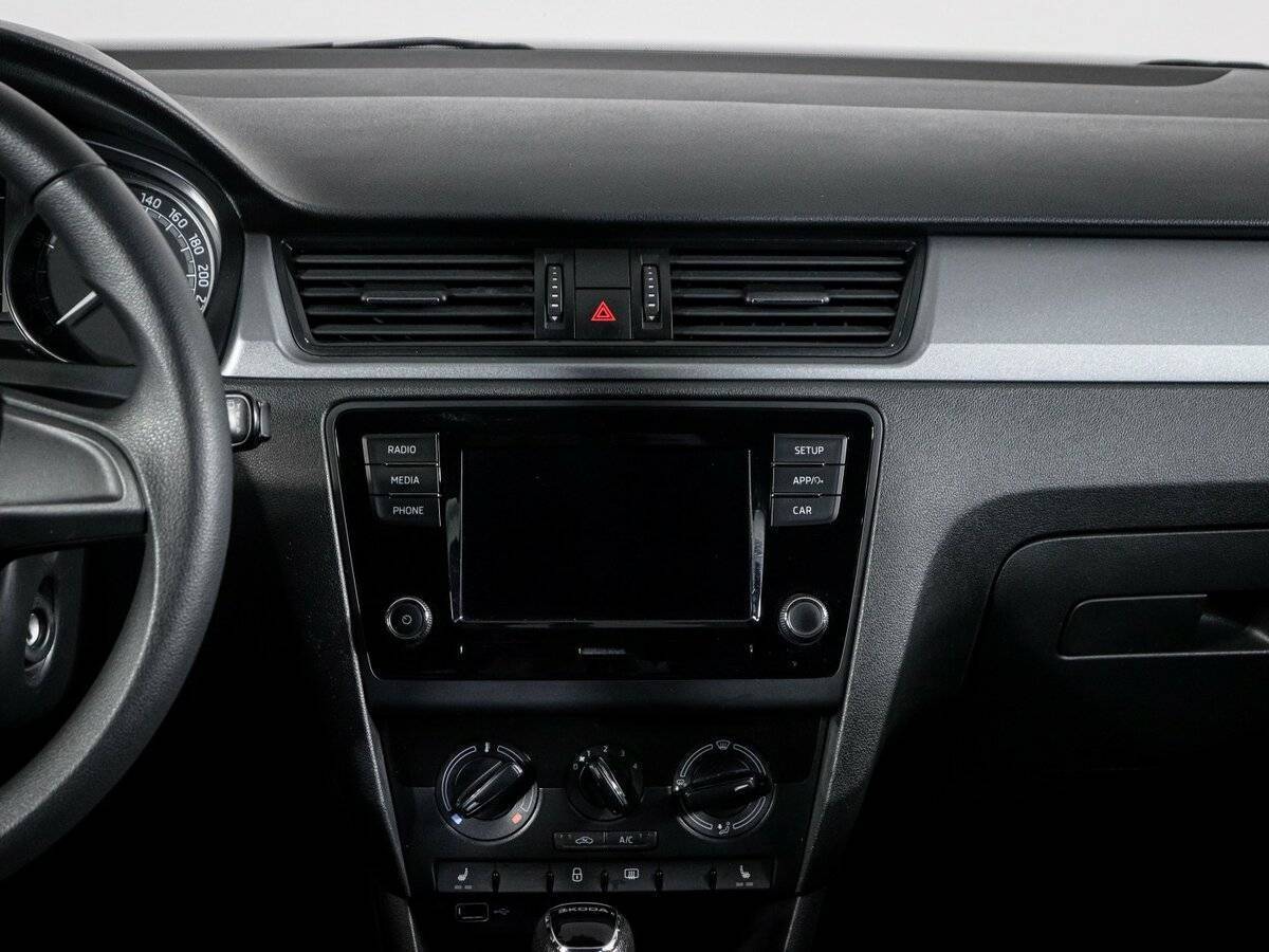 Skoda Rapid с пробегом — 2019 год. Фото: #12