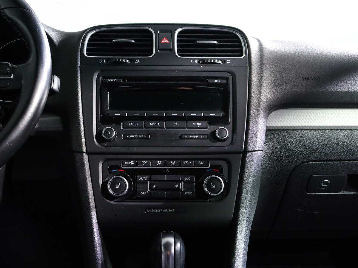 Volkswagen Golf с пробегом — 2012 год. Фото: #10