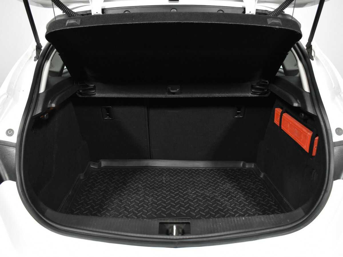 Opel Astra с пробегом — 2014 год. Фото: #13