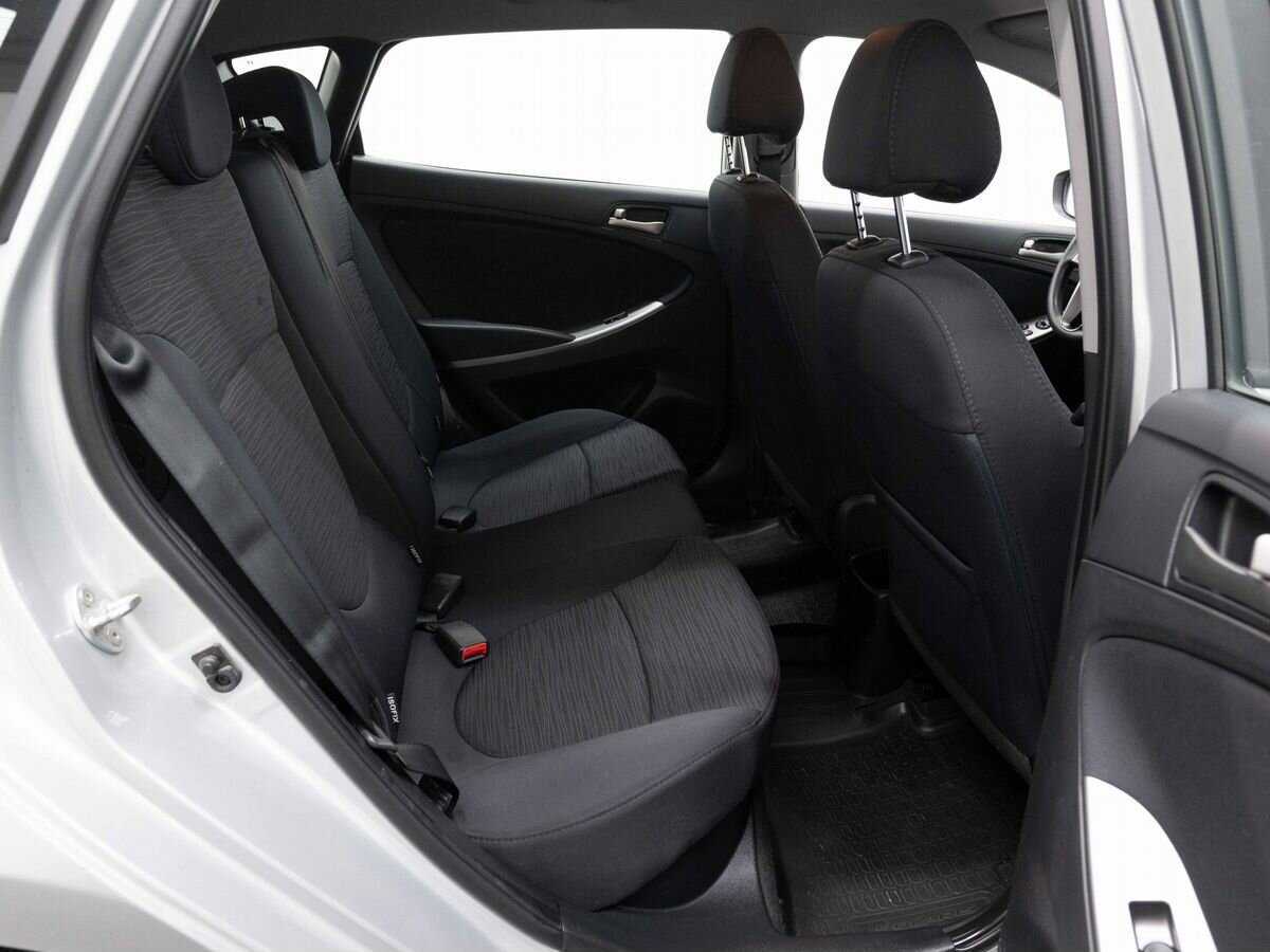 Hyundai Solaris с пробегом — 2016 год. Фото: #10