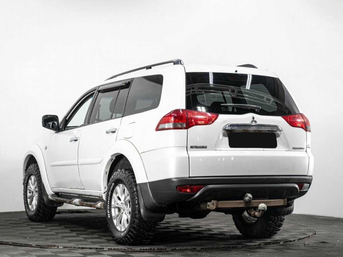 Mitsubishi Pajero Sport с пробегом — 2014 год. Фото: #5