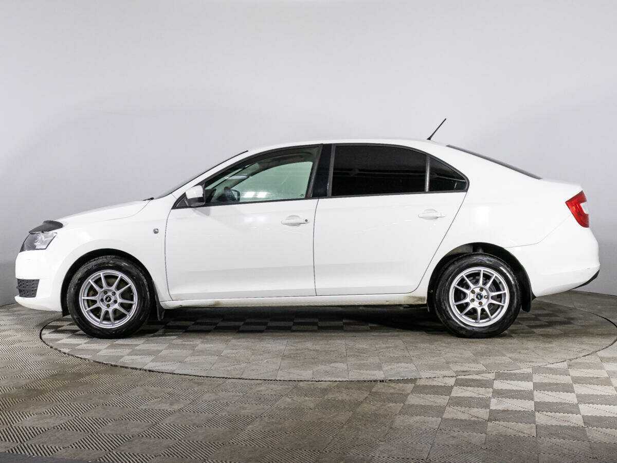 Skoda Rapid с пробегом — 2014 год. Фото: #7