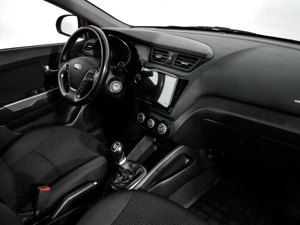 Kia Rio с пробегом — 2016 год. Фото: #13