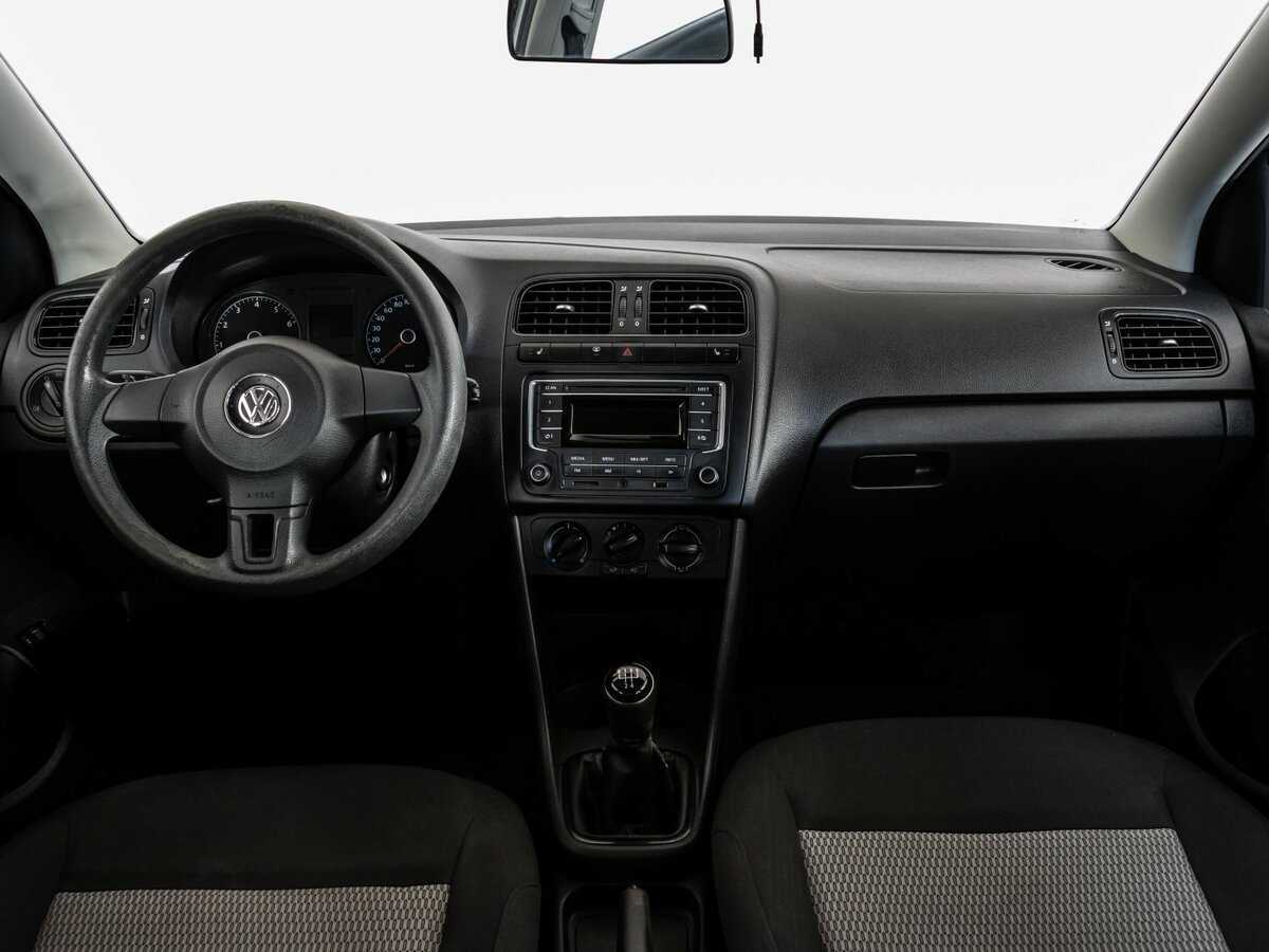 Volkswagen Polo с пробегом — 2013 год. Фото: #7