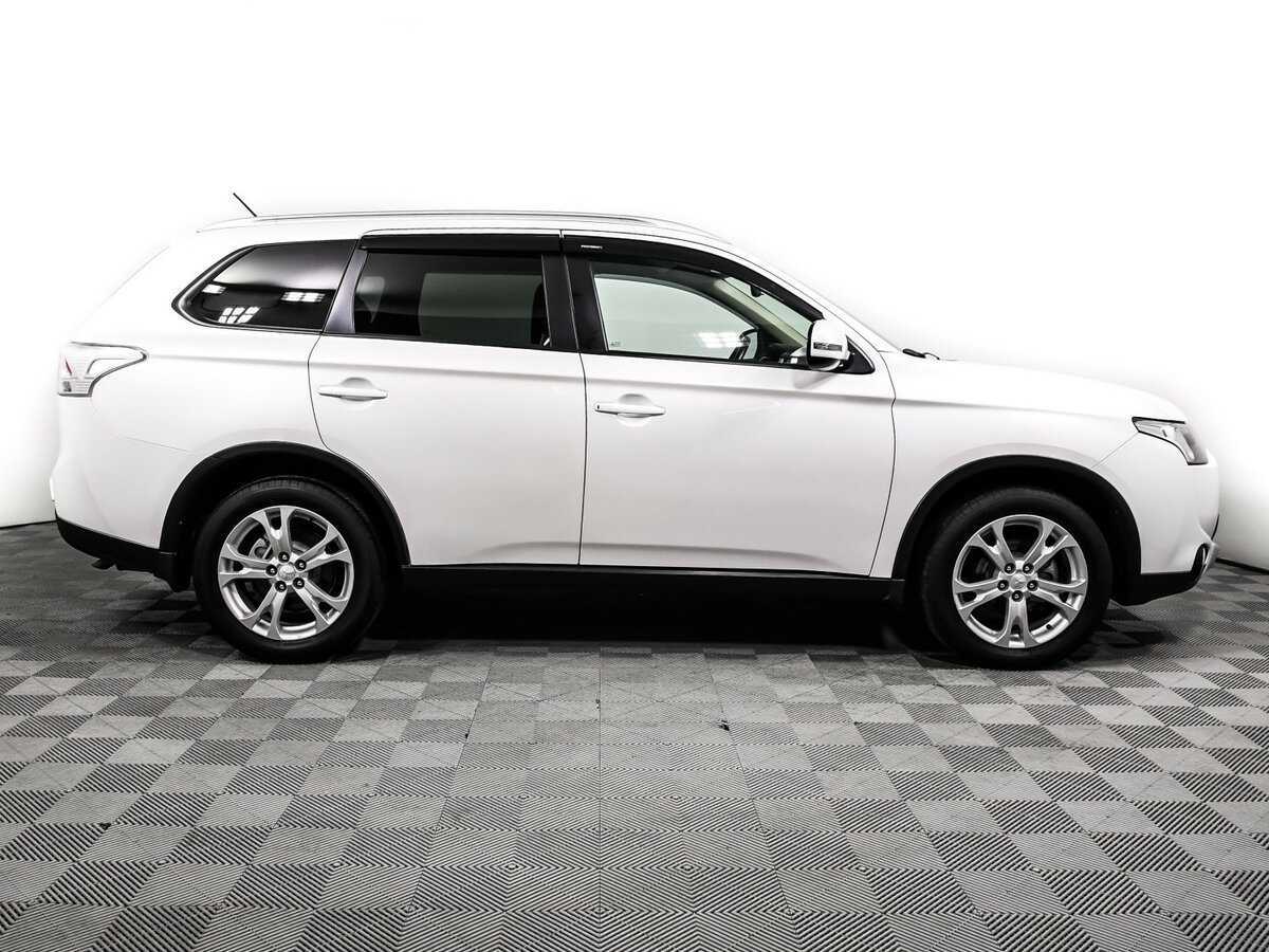 Mitsubishi Outlander с пробегом — 2014 год. Фото: #3