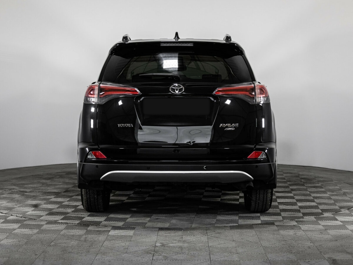 Toyota RAV4 с пробегом — 2016 год. Фото: #4