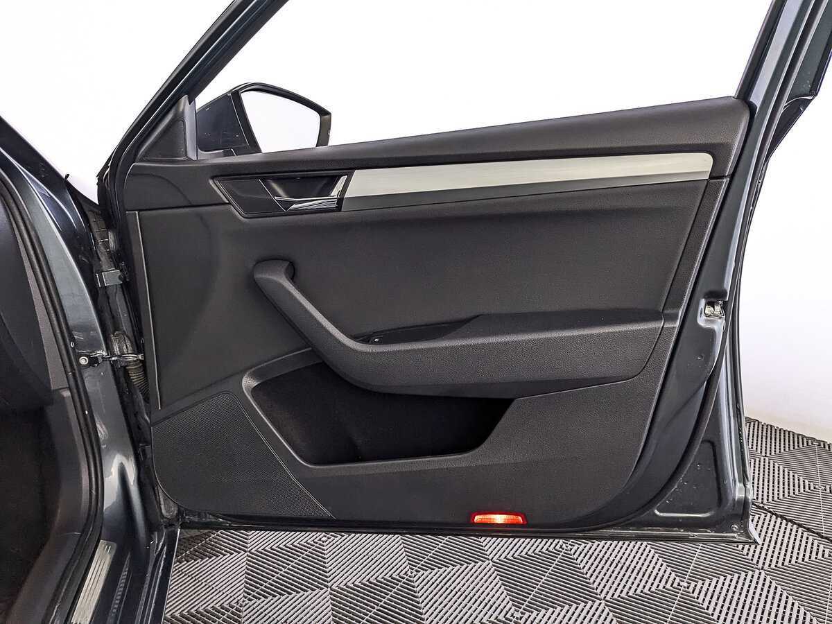 Skoda Superb с пробегом — 2019 год. Фото: #24