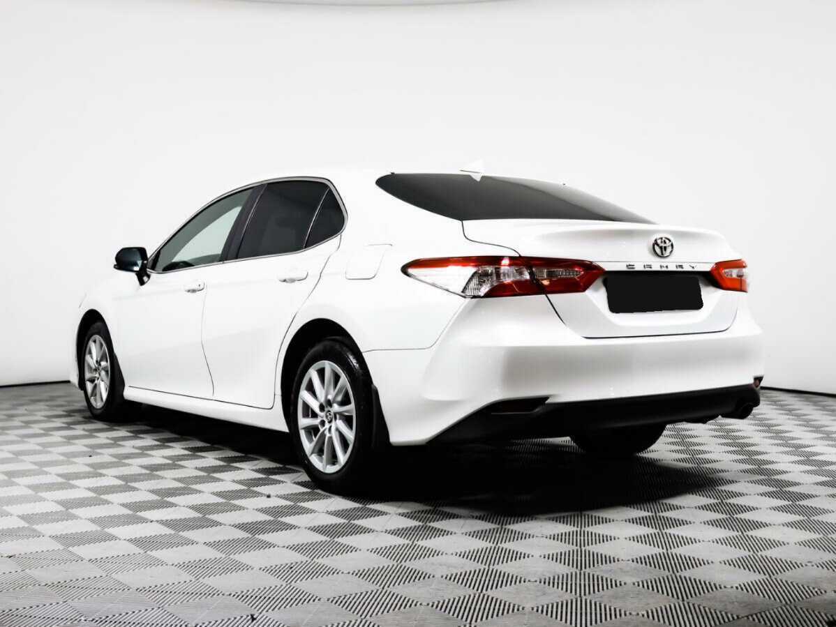 Toyota Camry с пробегом — 2021 год. Фото: #6