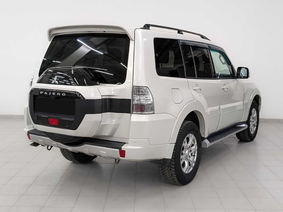 Mitsubishi Pajero с пробегом — 2015 год. Фото: #4