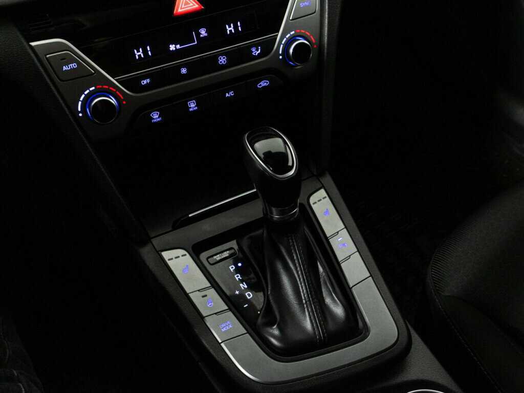 Hyundai Elantra с пробегом — 2018 год. Фото: #16