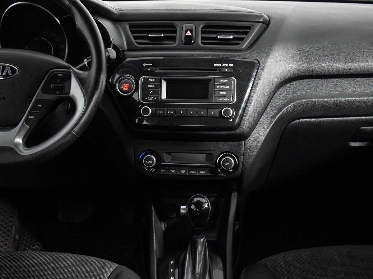 Kia Rio с пробегом — 2015 год. Фото: #13