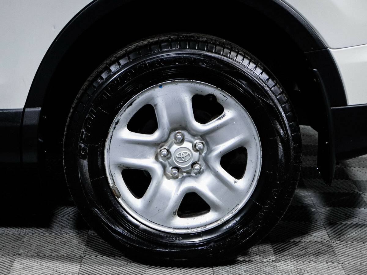 Toyota RAV4 с пробегом — 2017 год. Фото: #14