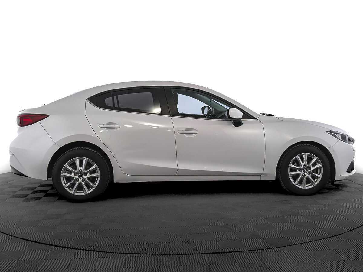 Mazda 3 с пробегом — 2015 год. Фото: #3