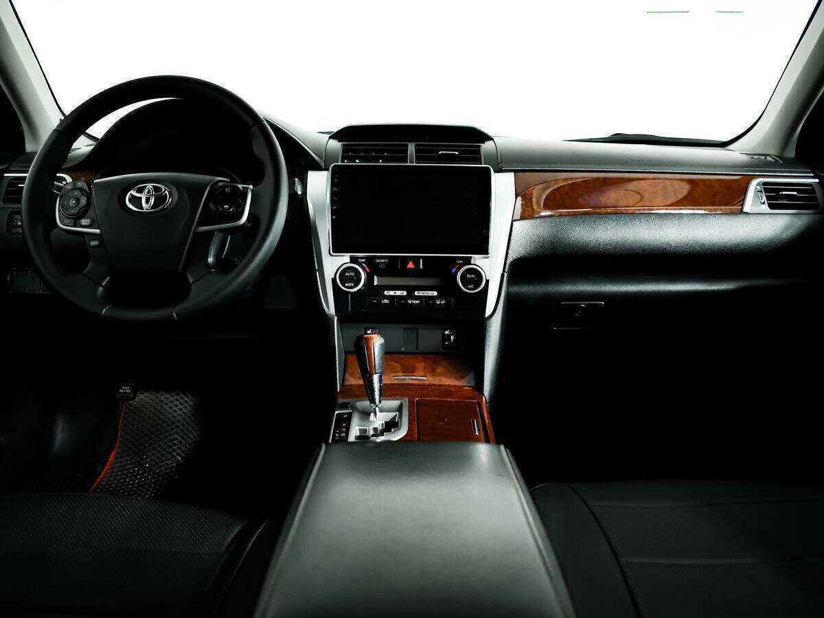 Toyota Camry с пробегом — 2013 год. Фото: #10