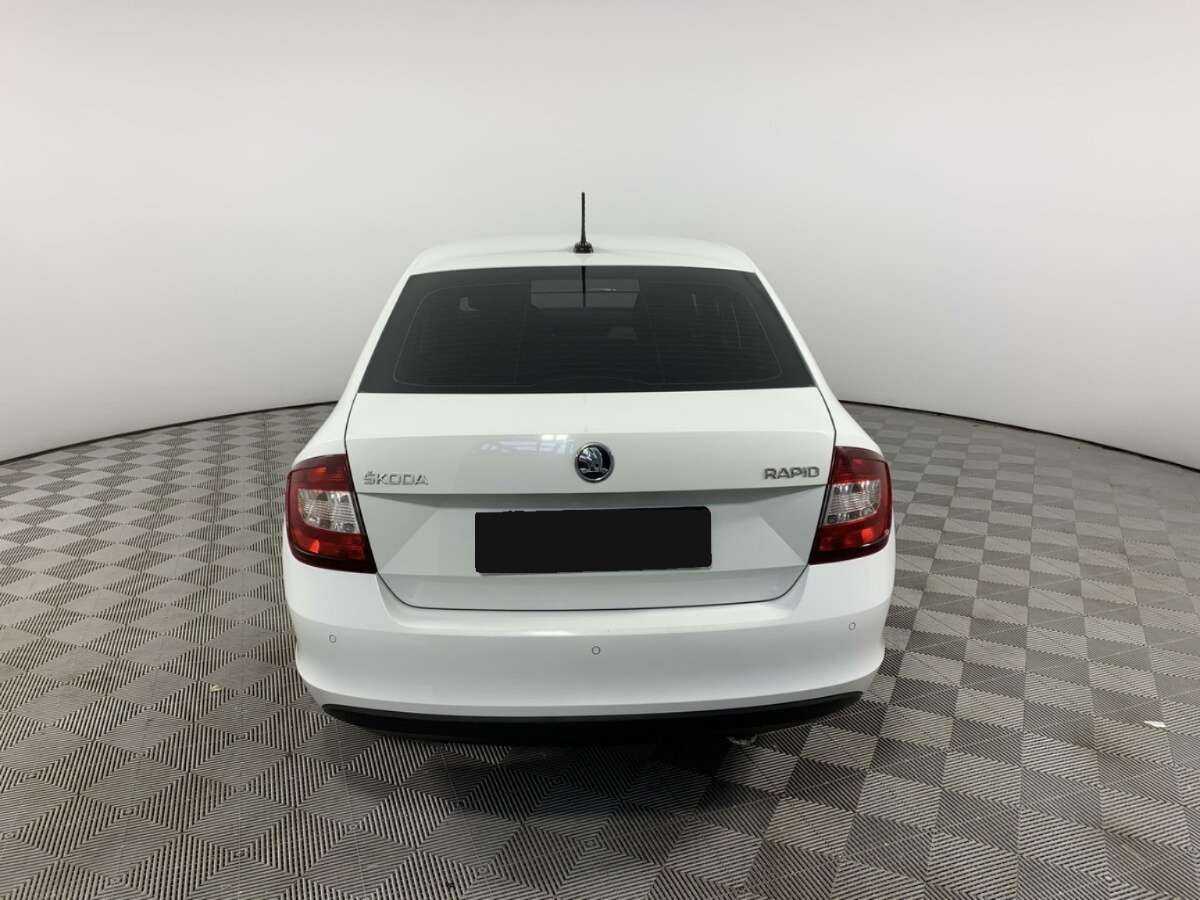 Skoda Rapid с пробегом — 2019 год. Фото: #4