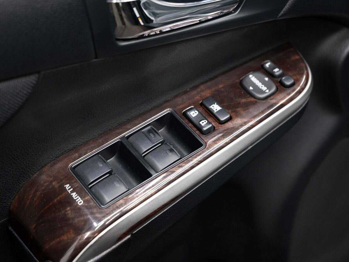 Toyota Camry с пробегом — 2016 год. Фото: #16