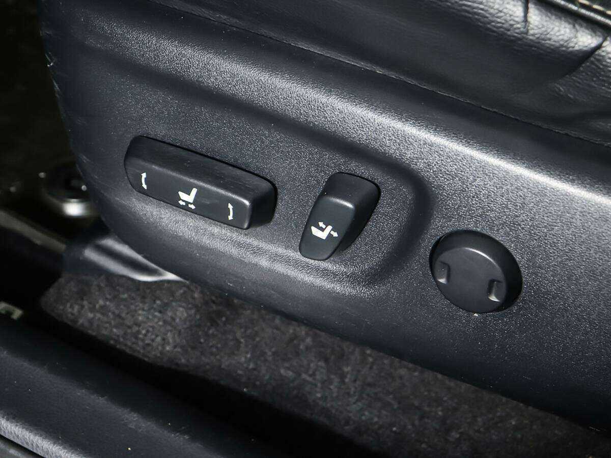 Toyota RAV4 с пробегом — 2014 год. Фото: #16