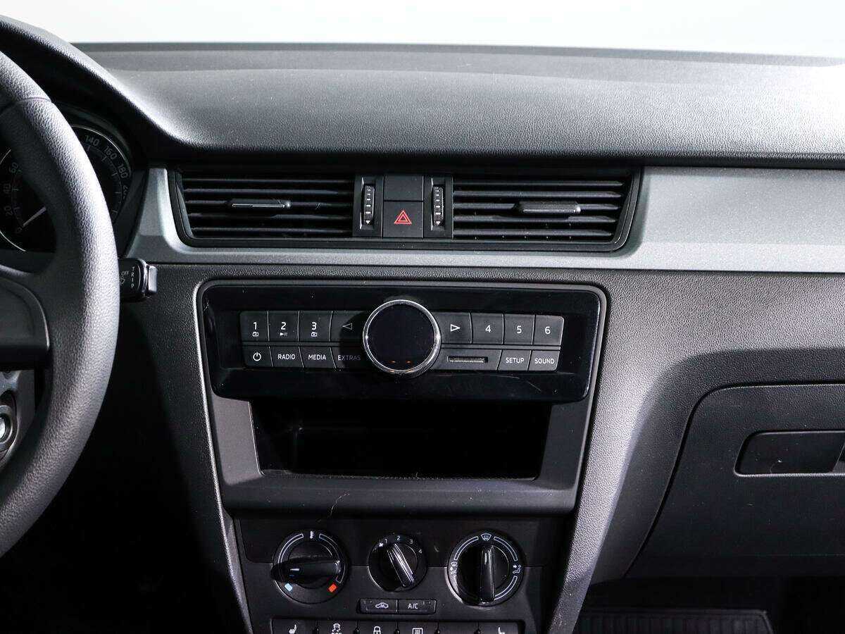 Skoda Rapid с пробегом — 2018 год. Фото: #11