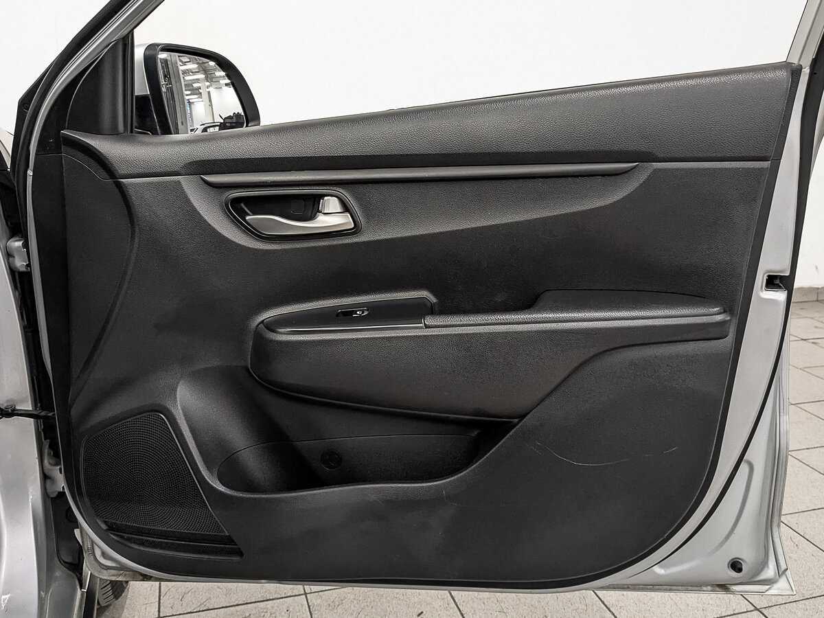 Kia Rio с пробегом — 2020 год. Фото: #23
