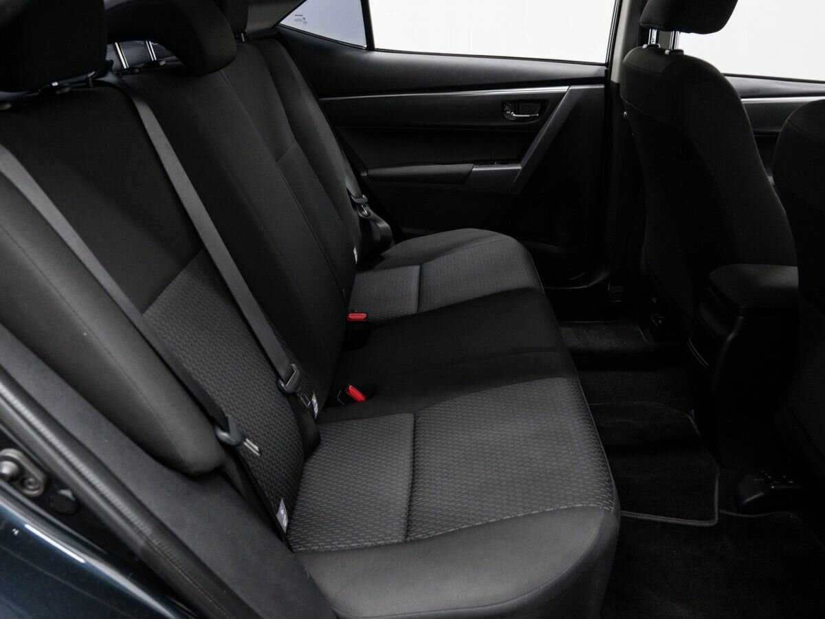 Toyota Corolla с пробегом — 2015 год. Фото: #9