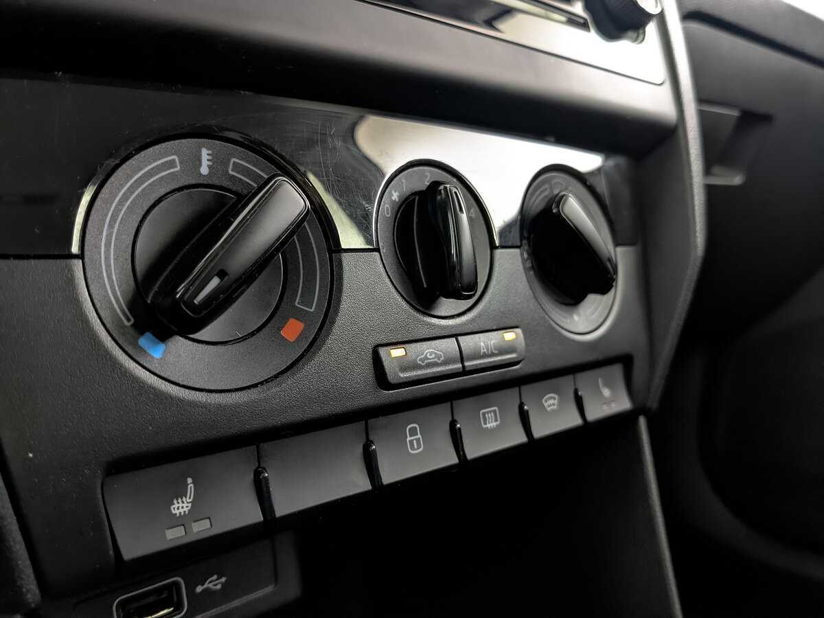 Skoda Rapid с пробегом — 2019 год. Фото: #16