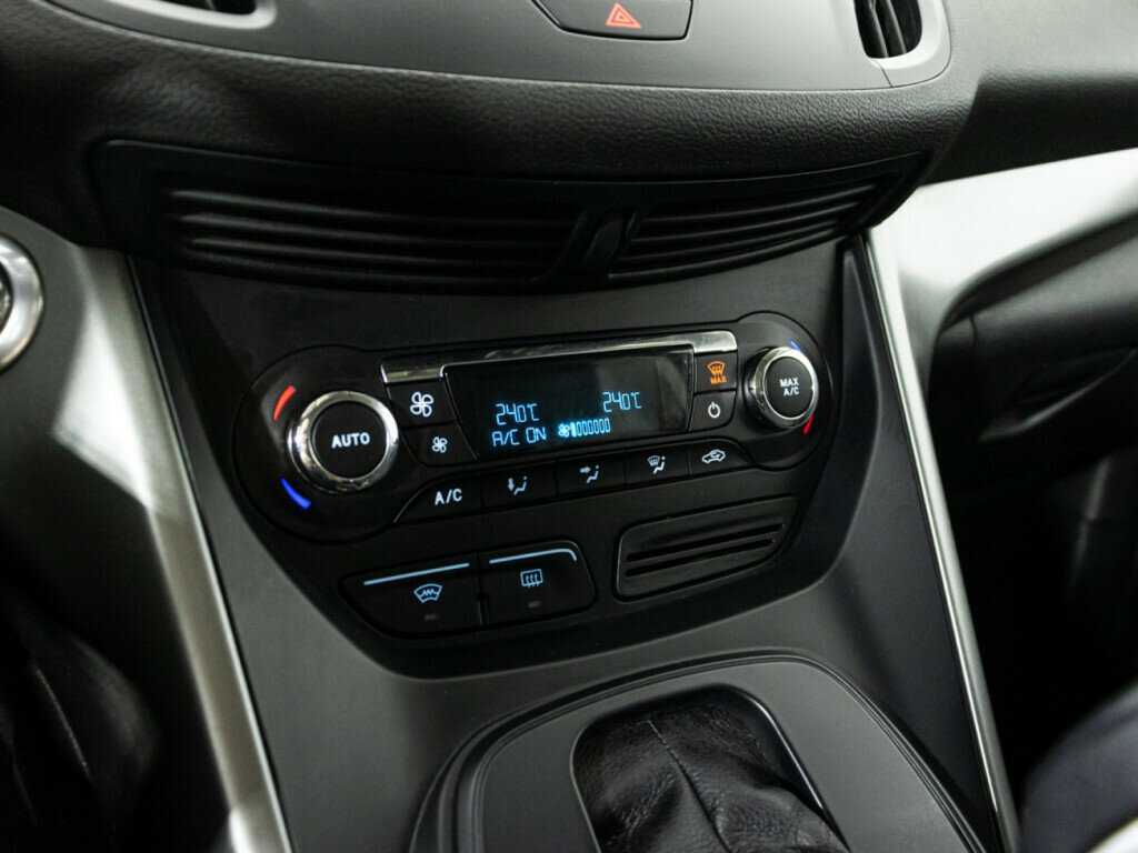 Ford Kuga с пробегом — 2014 год. Фото: #15