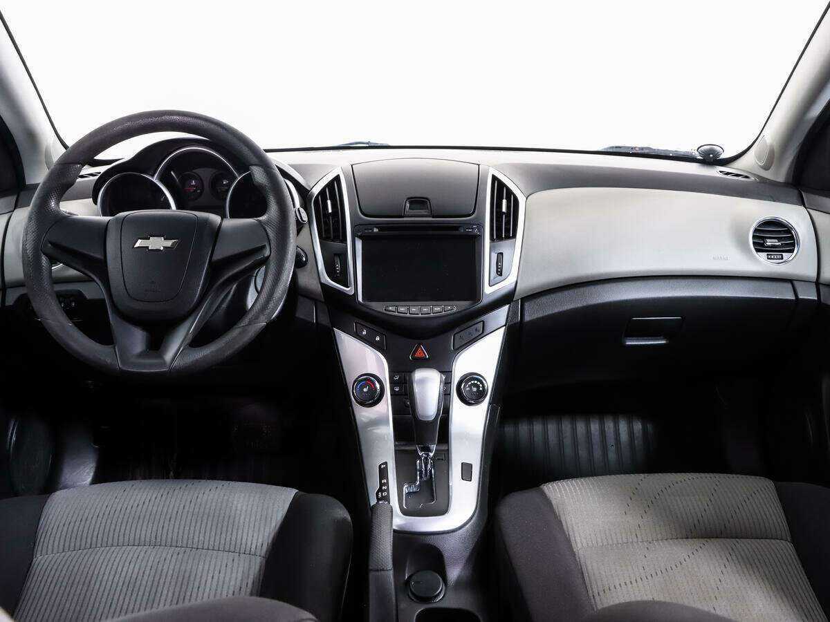 Chevrolet Cruze с пробегом — 2013 год. Фото: #9
