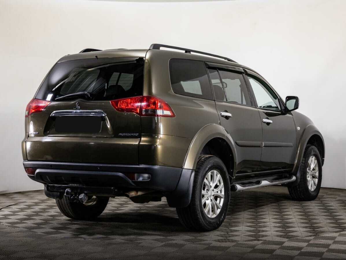 Mitsubishi Pajero Sport с пробегом — 2015 год. Фото: #4