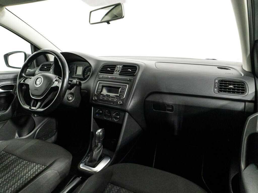 Volkswagen Polo с пробегом — 2016 год. Фото: #8