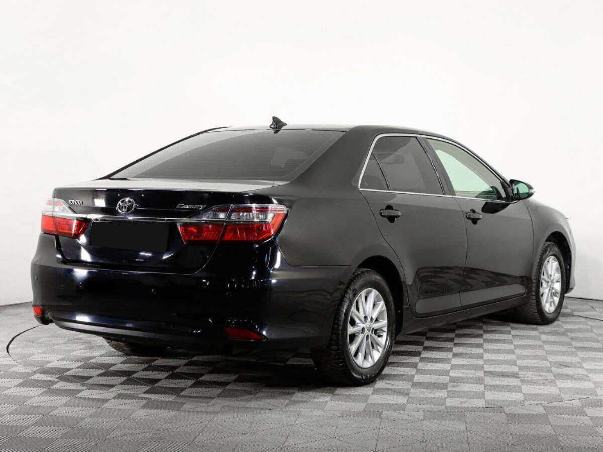 Toyota Camry с пробегом — 2017 год. Фото: #4