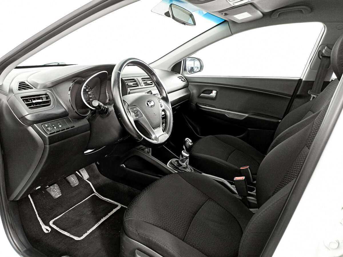 Kia Rio с пробегом — 2015 год. Фото: #11