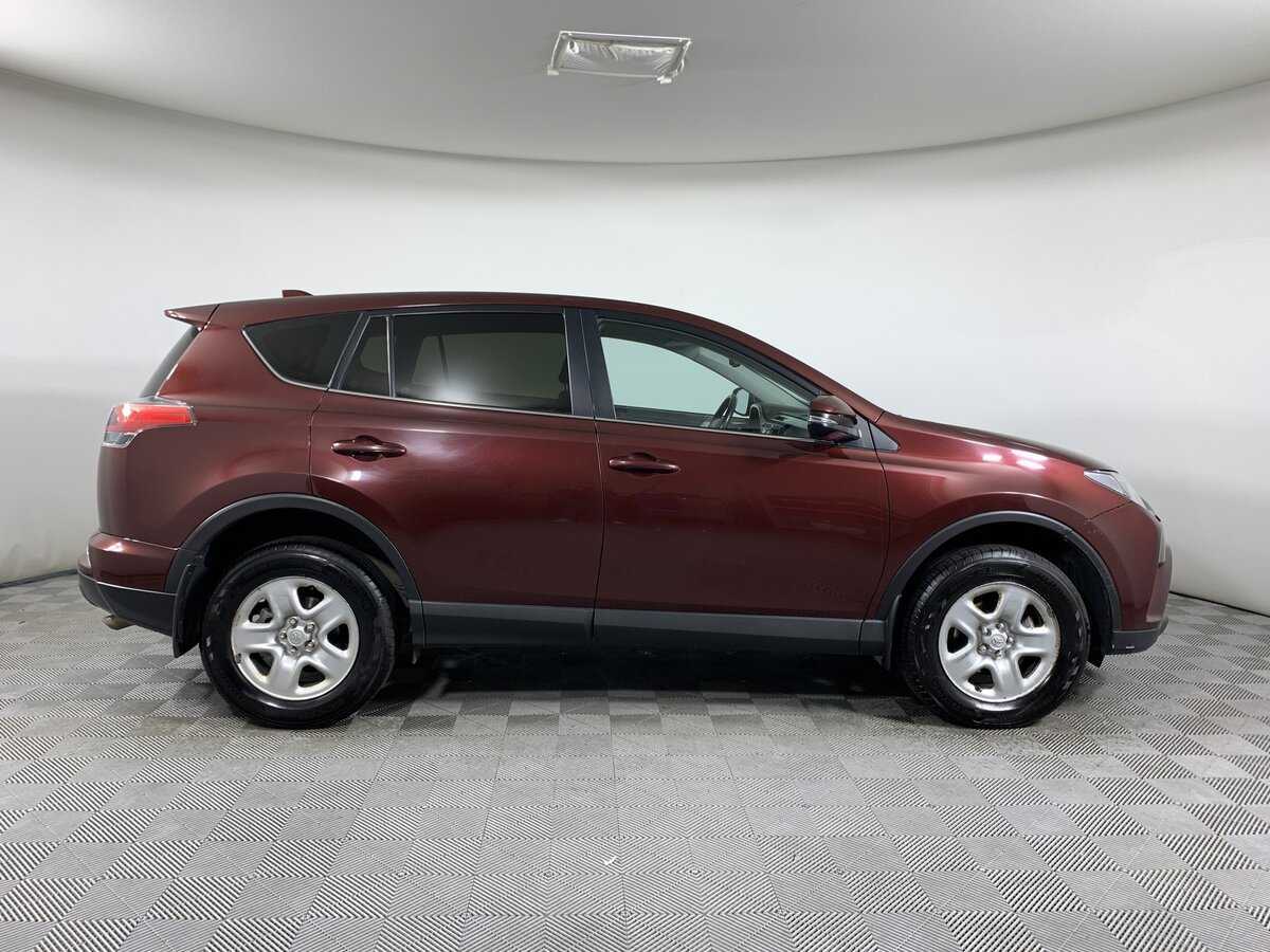 Toyota RAV4 с пробегом — 2018 год. Фото: #3
