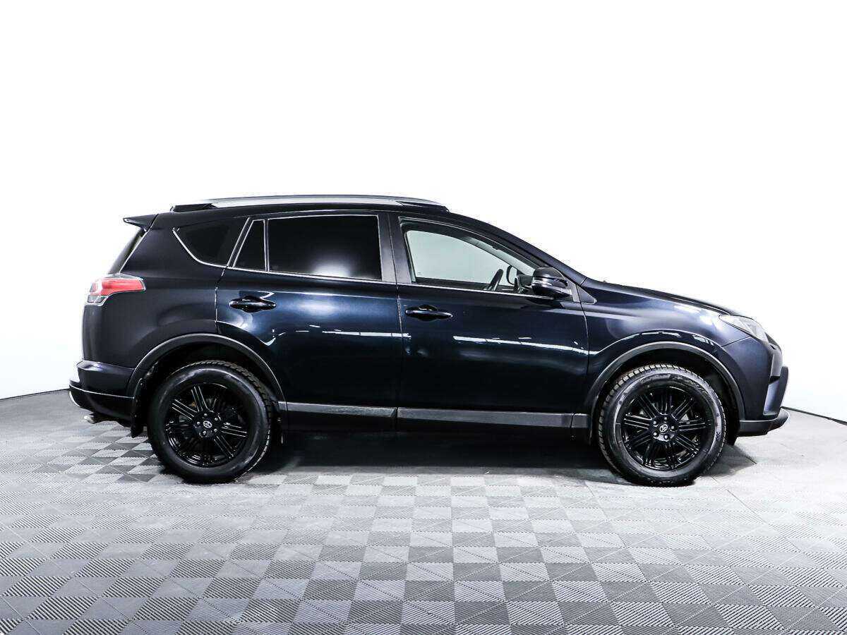 Toyota RAV4 с пробегом — 2017 год. Фото: #3