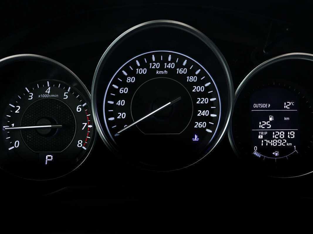 Mazda 6 с пробегом — 2014 год. Фото: #9