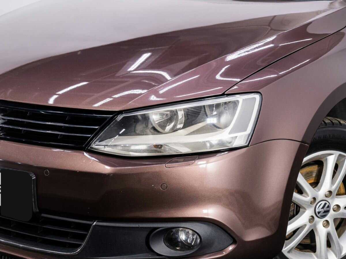 Volkswagen Jetta с пробегом — 2014 год. Фото: #6