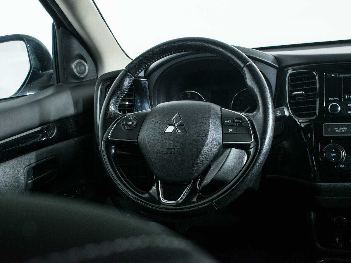 Mitsubishi Outlander с пробегом — 2019 год. Фото: #13