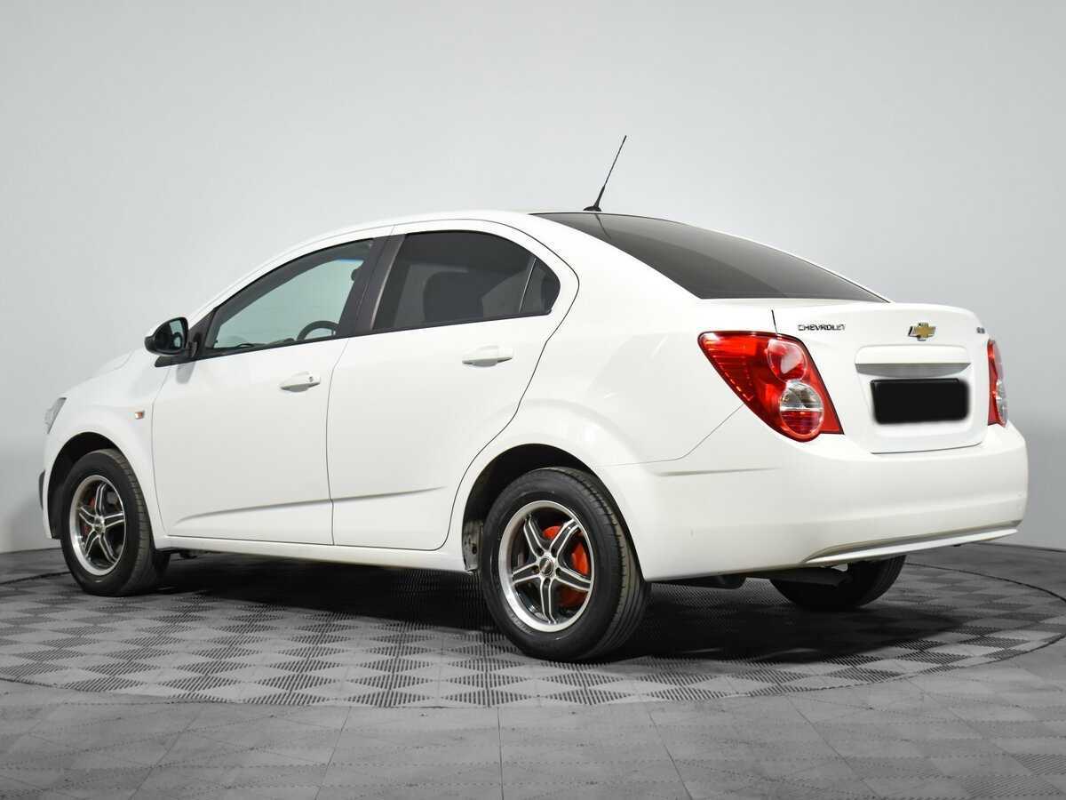 Chevrolet Aveo с пробегом — 2014 год. Фото: #6