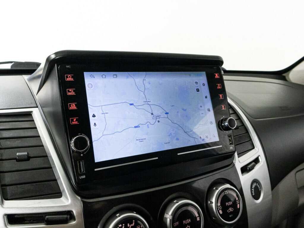 Mitsubishi Pajero Sport с пробегом — 2014 год. Фото: #14