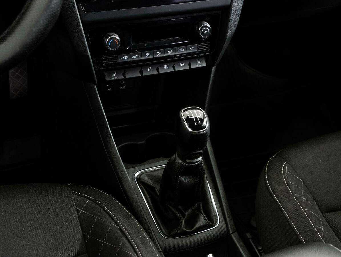 Skoda Rapid с пробегом — 2017 год. Фото: #10