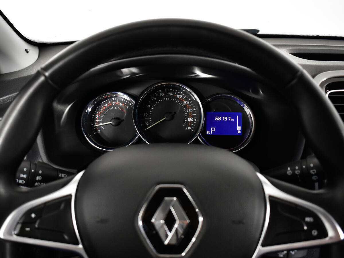 Renault Sandero с пробегом — 2018 год. Фото: #9