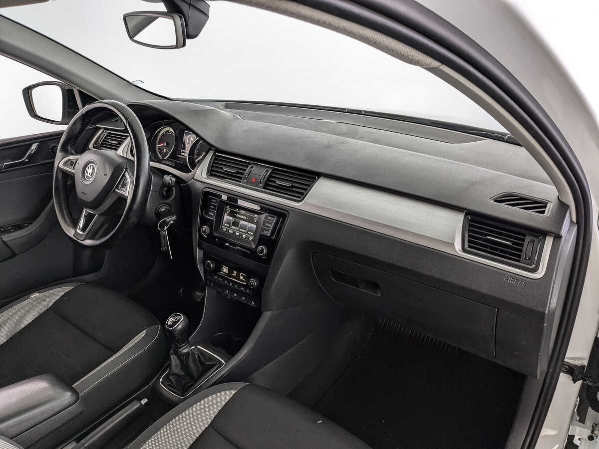 Skoda Rapid с пробегом — 2017 год. Фото: #8